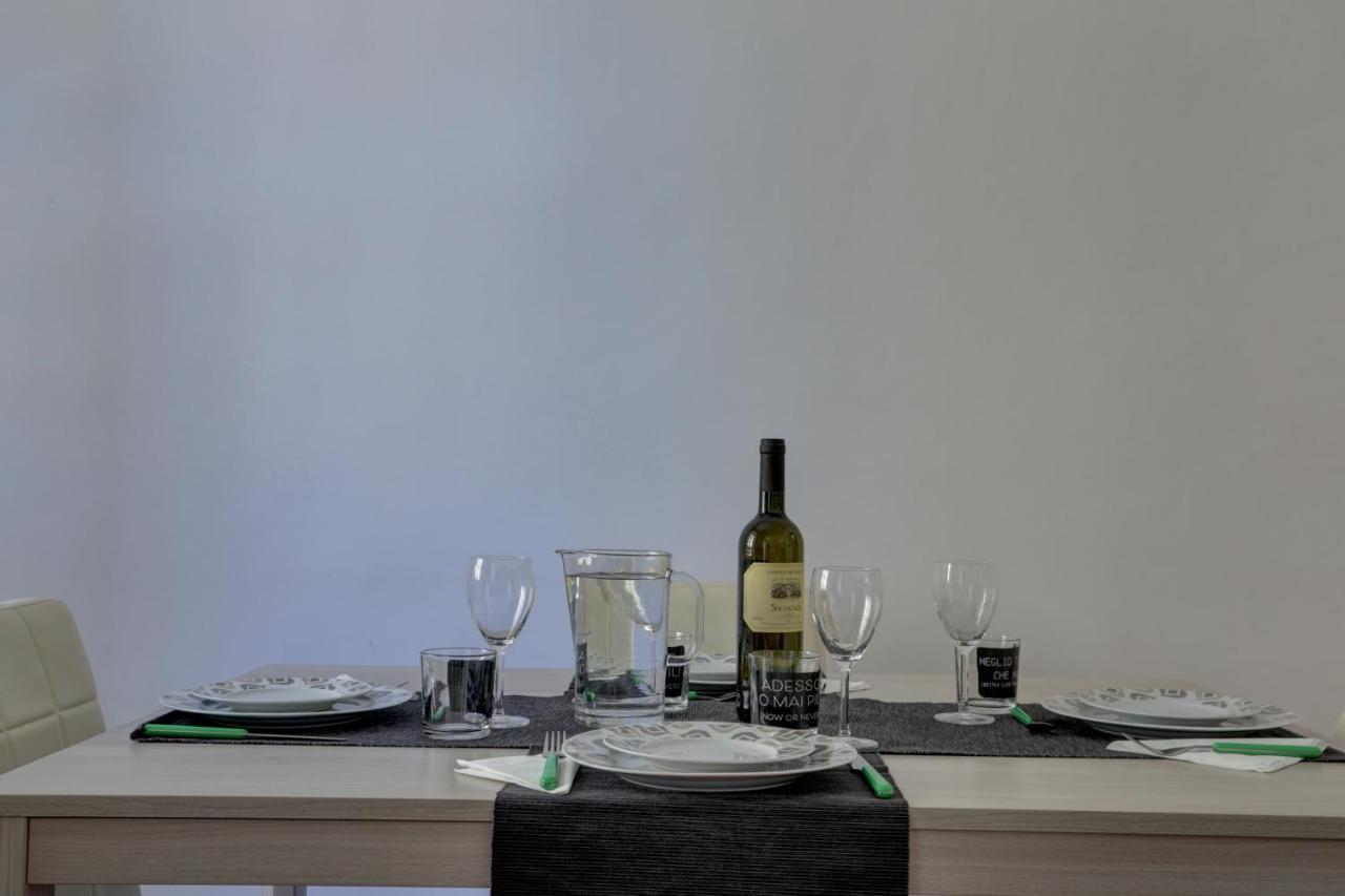 Colosseo Apt Mecenate 77 - Home And More โรม ภายนอก รูปภาพ